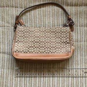 Coach Signature bag. Camel leather.